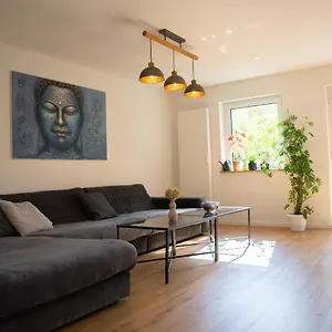 Moderne Mit Sonniger Terrasse Apartment