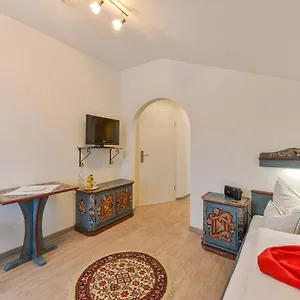 Hahn Garni Gasthof